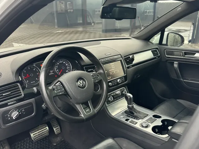 Volkswagen Touareg - фото 5
