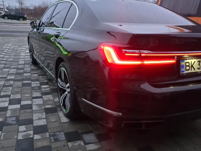 BMW 7 серії - фото 5