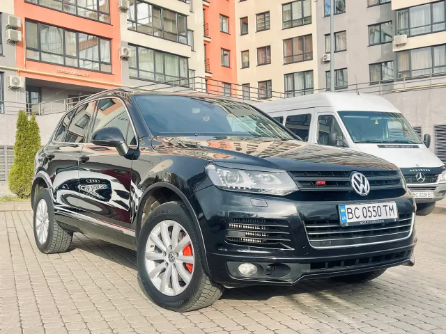 Volkswagen Touareg - фото 1