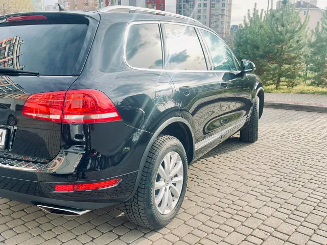 Volkswagen Touareg - фото 4