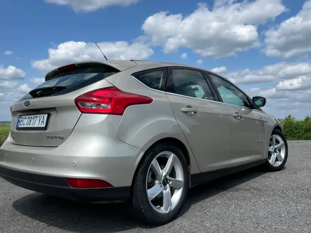 Ford Focus - фото 4