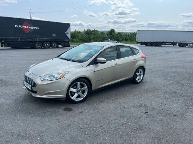 Ford Focus - фото 1