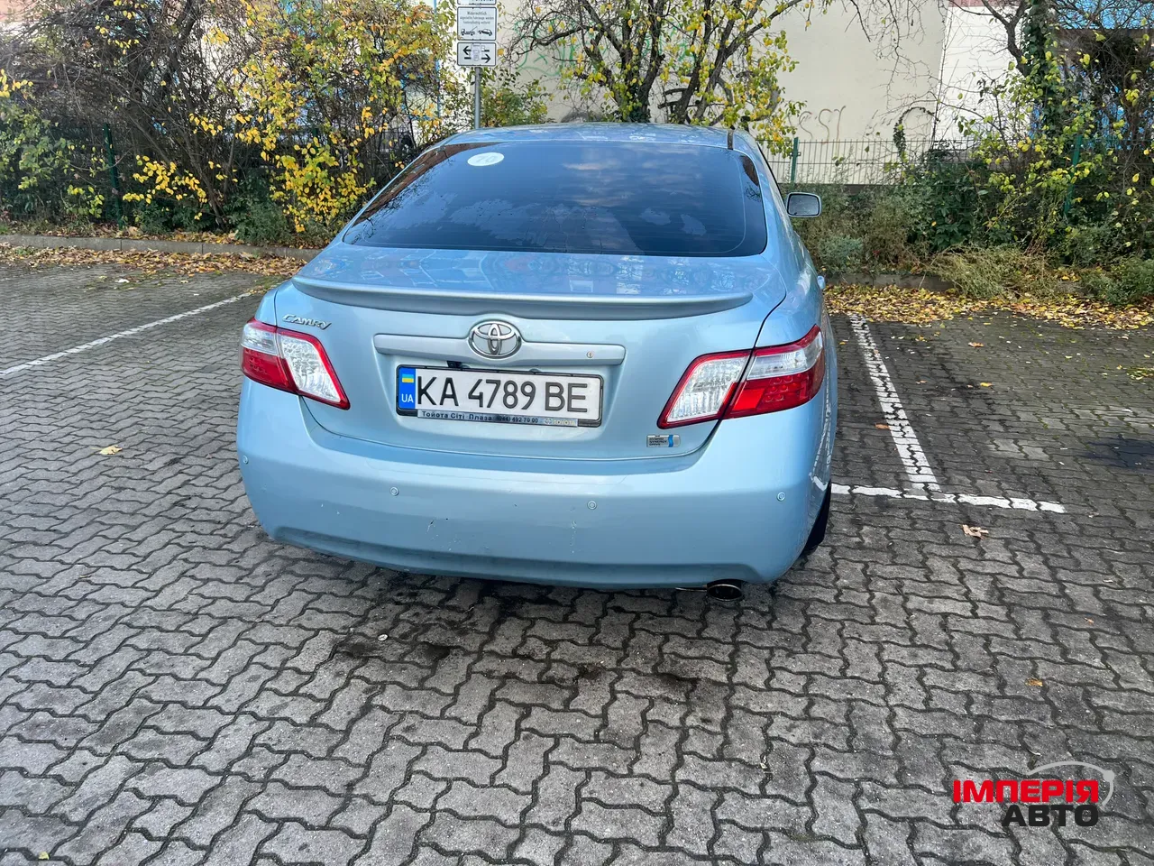 Toyota Camry - фото 2