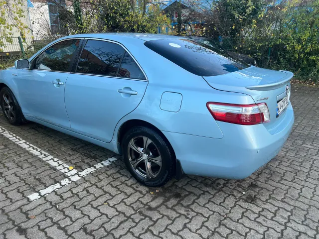Toyota Camry - фото 3