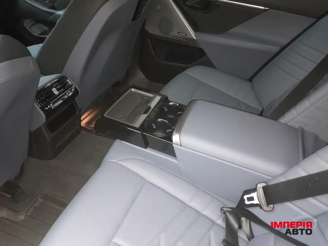 BMW i5 - фото 35