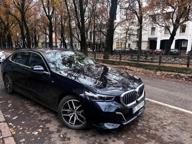 BMW i5 - фото 2