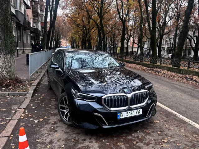 BMW i5 - фото 1
