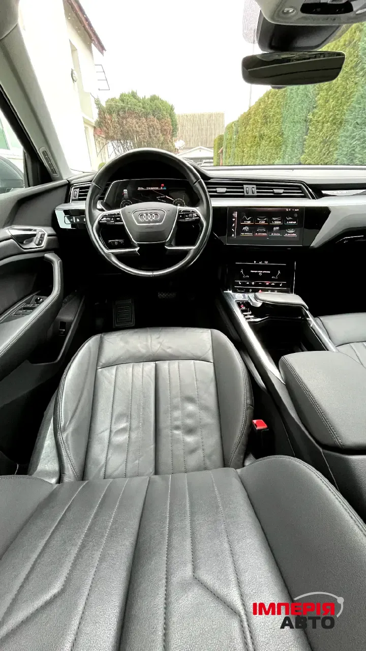 Audi e-tron - фото 15