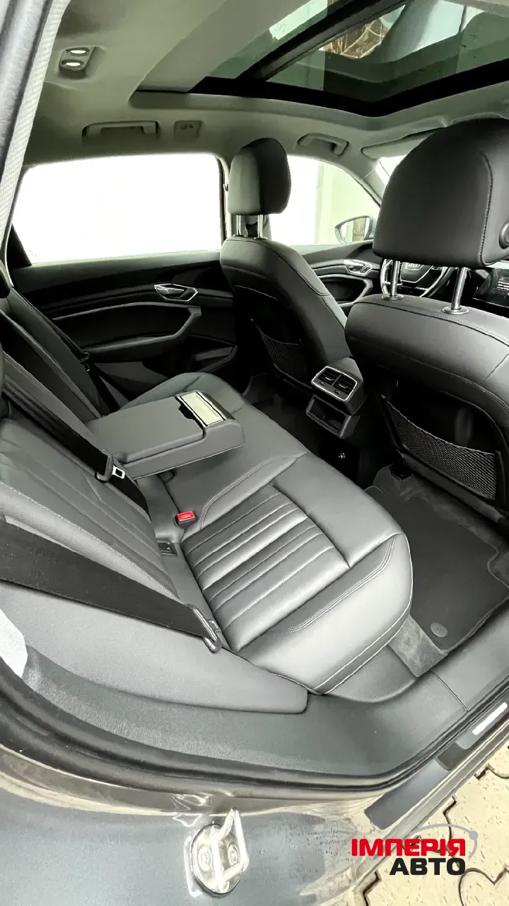 Audi e-tron - фото 21