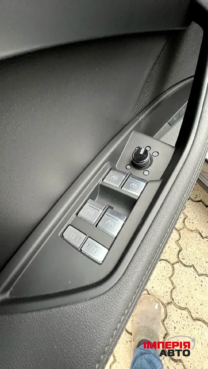 Audi e-tron - фото 8