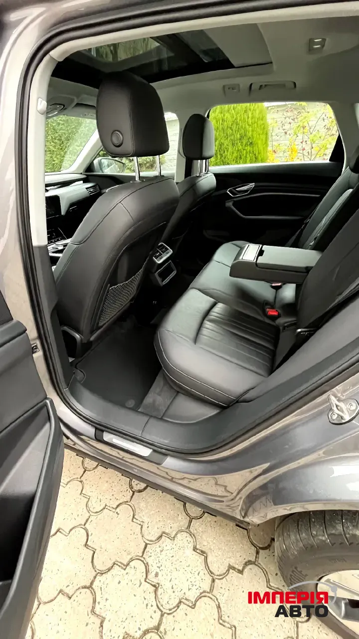 Audi e-tron - фото 20