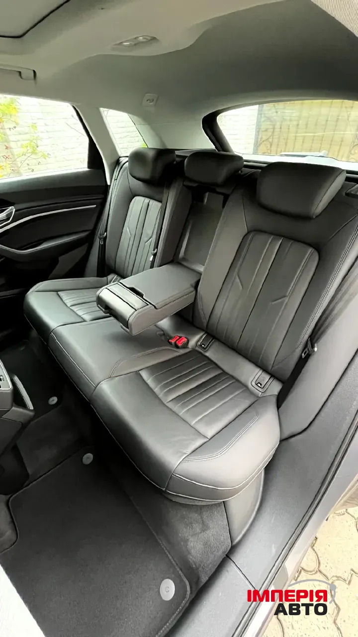 Audi e-tron - фото 19