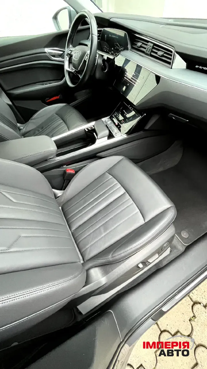 Audi e-tron - фото 17