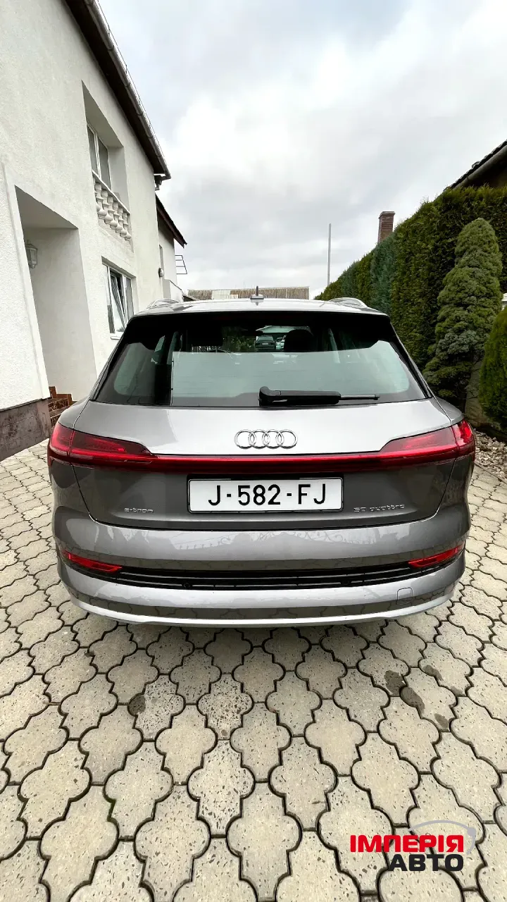 Audi e-tron - фото 3