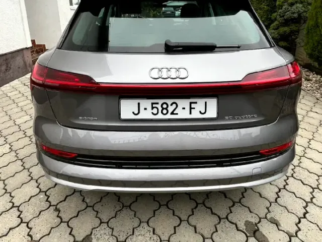 Audi e-tron - фото 3