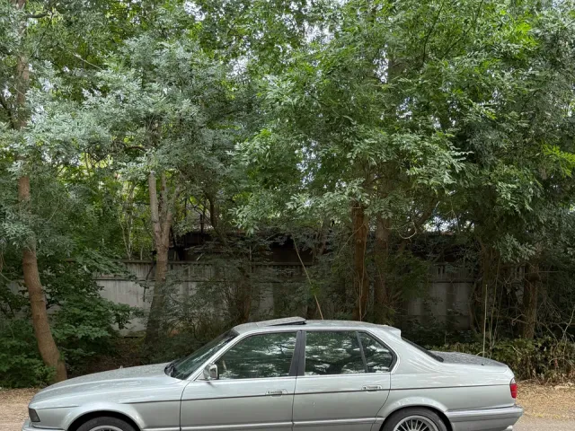 BMW 7 серії - фото 3