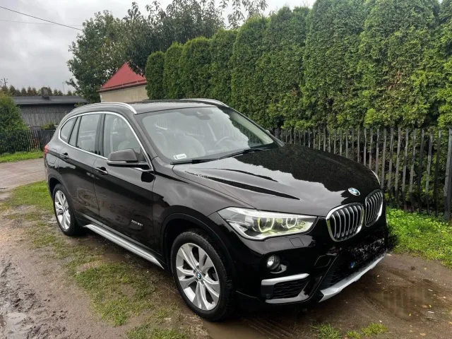 BMW X1 - фото 1