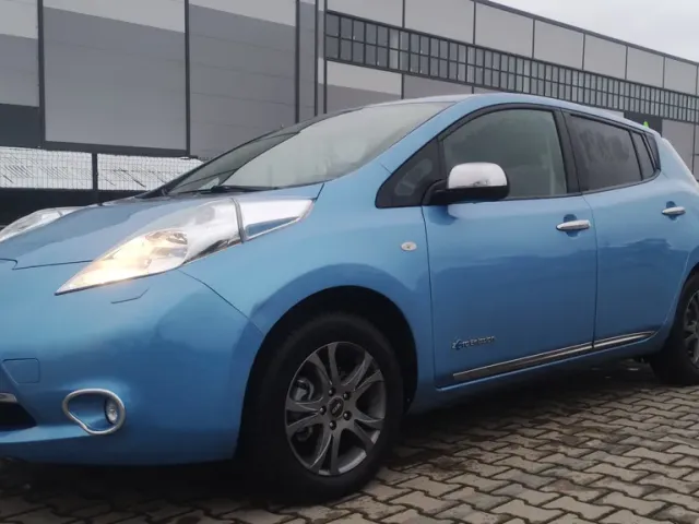 Nissan Leaf - фото 2