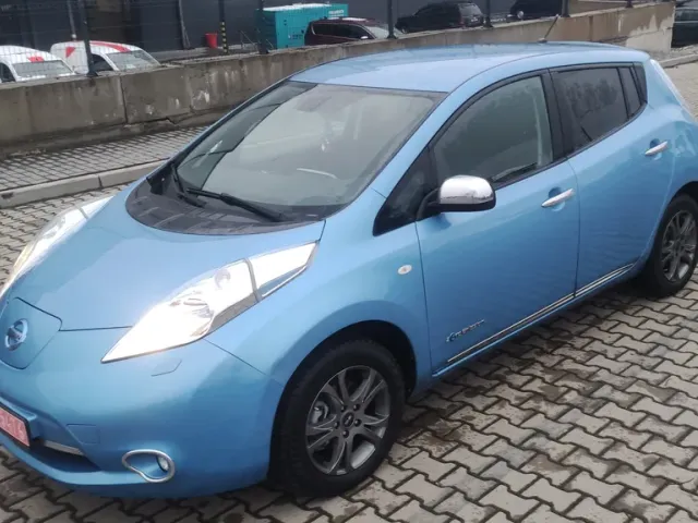 Nissan Leaf - фото 1