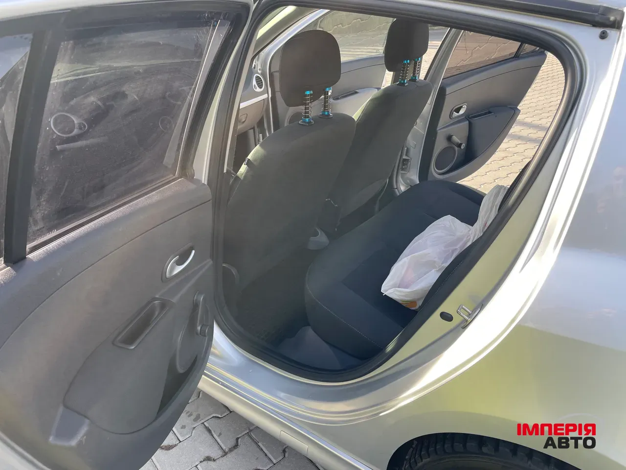 Renault Clio - фото 12