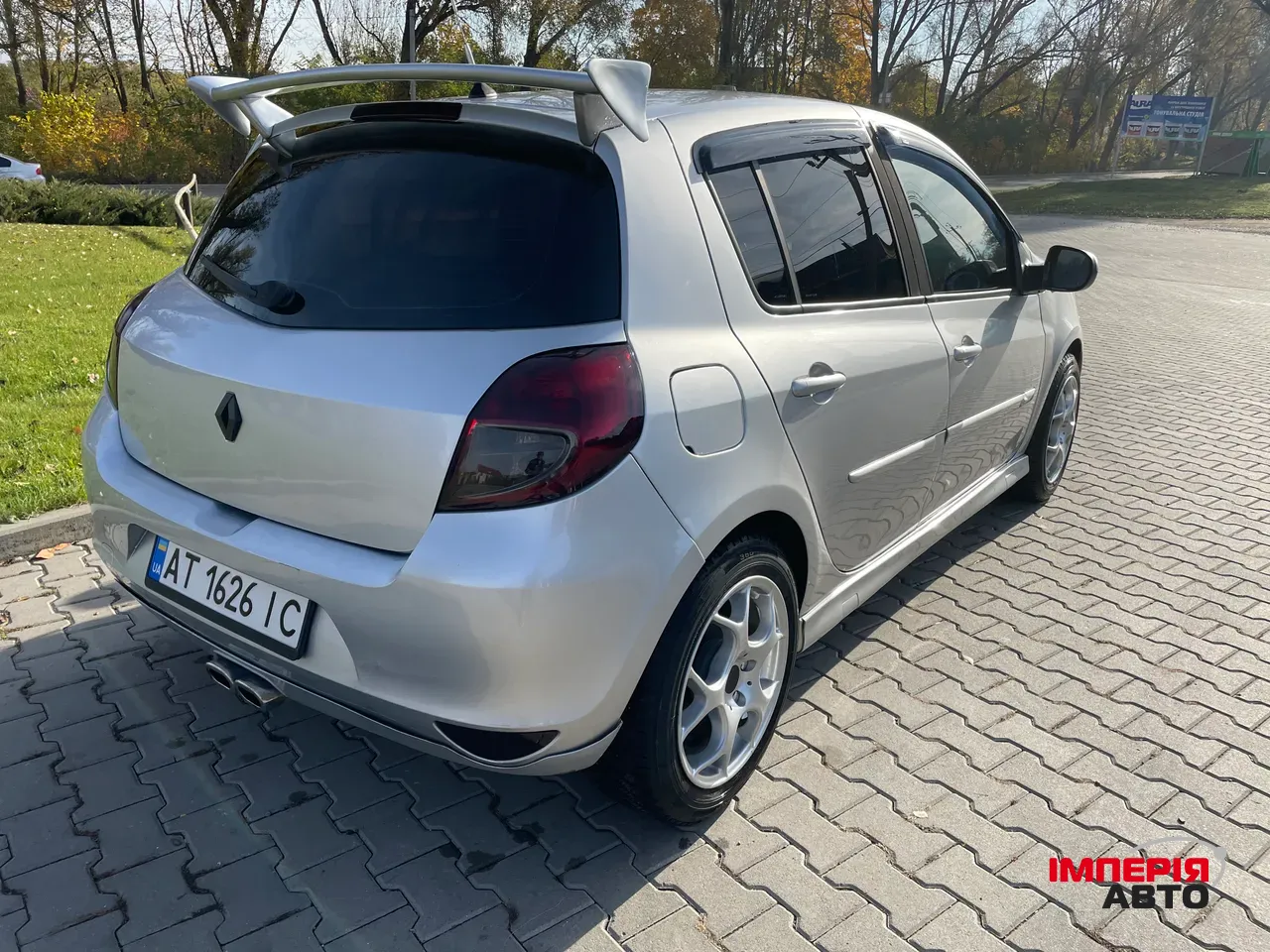 Renault Clio - фото 3