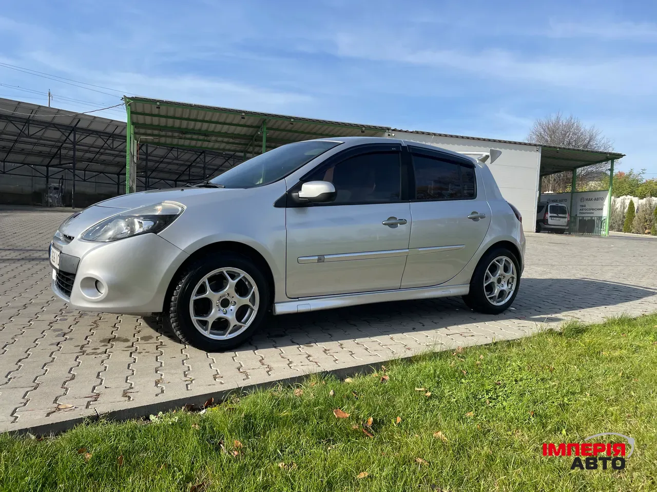 Renault Clio - фото 6