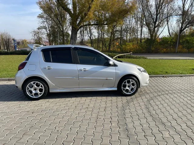 Renault Clio - фото 4