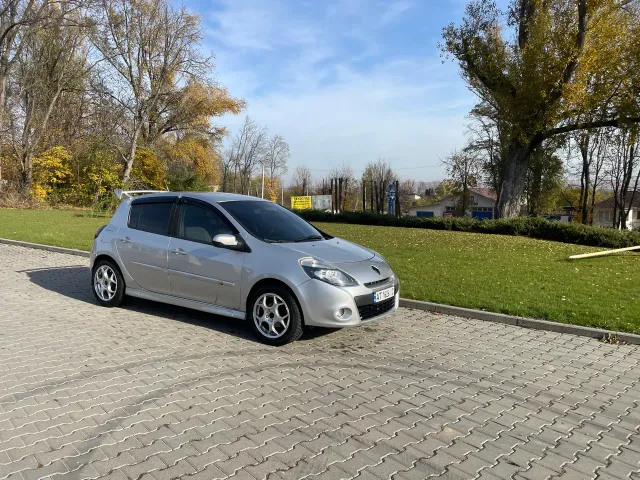 Renault Clio - фото 2
