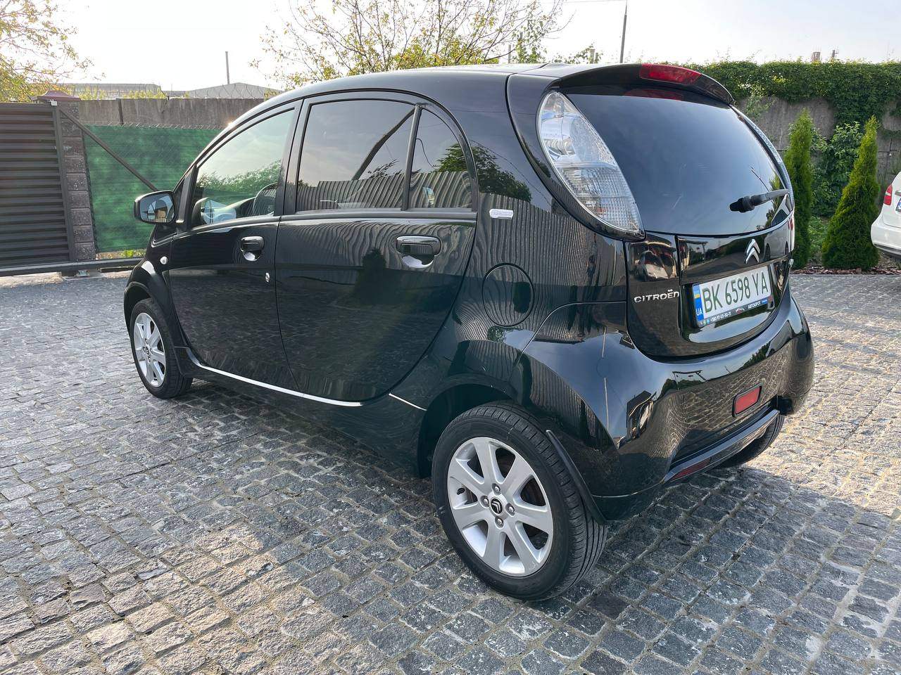 Citroen C-ZERO - фото 13