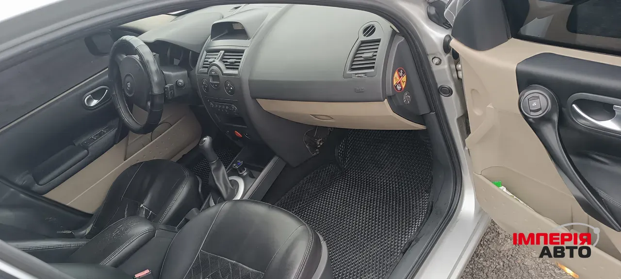 Renault Megane - фото 8