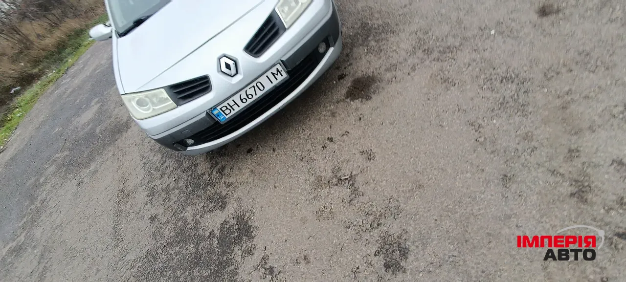 Renault Megane - фото 1