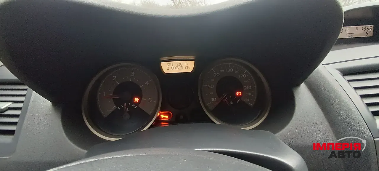 Renault Megane - фото 2