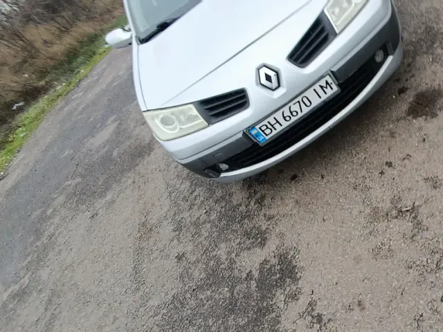 Renault Megane - фото 1