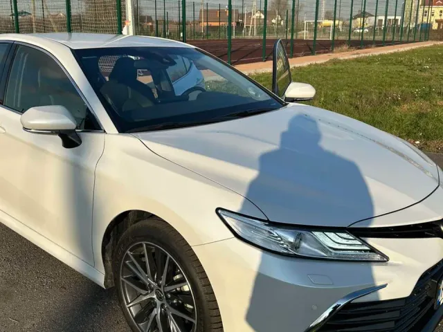 Toyota Camry - фото 4