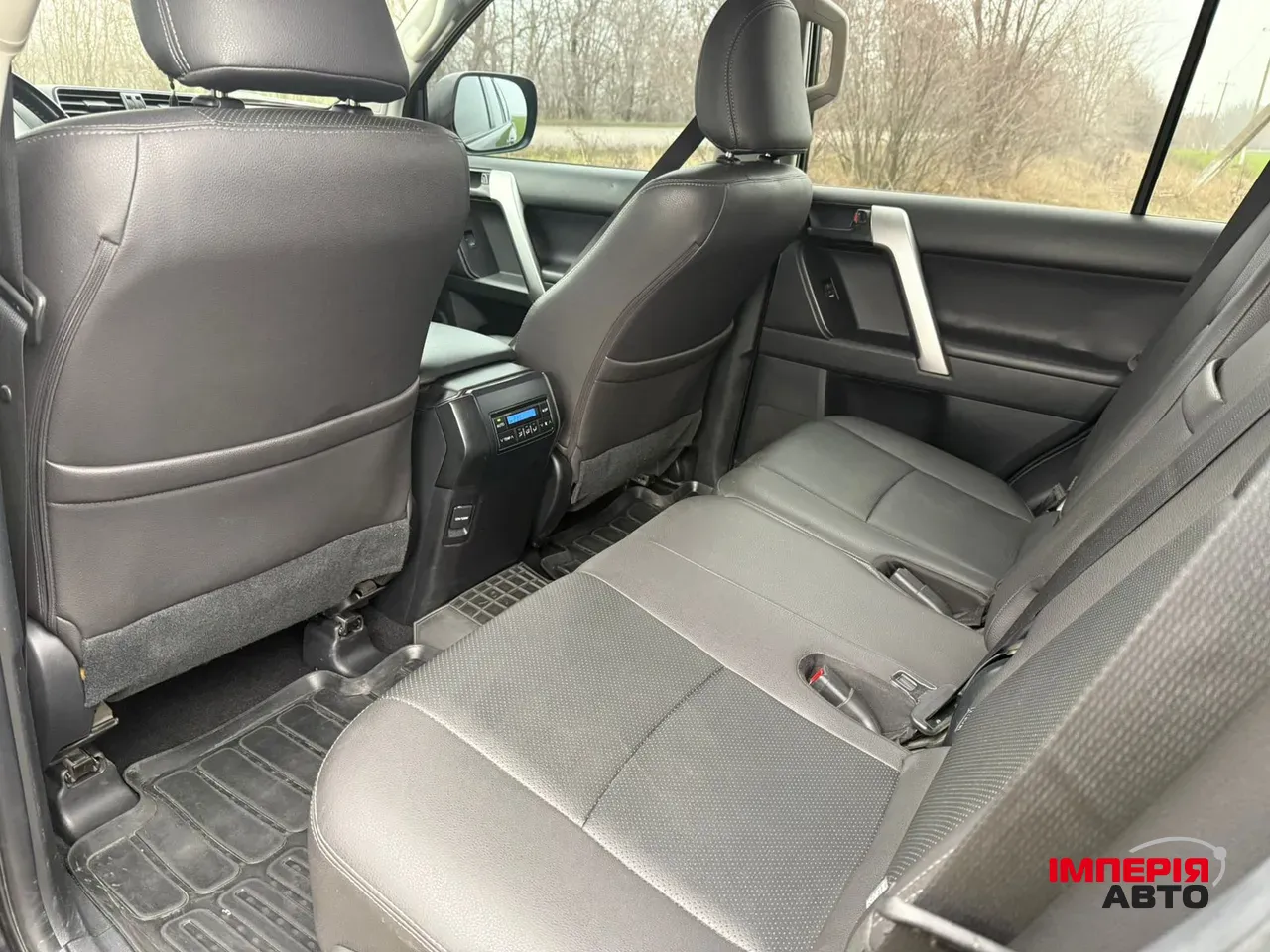 Toyota Land Cruiser Prado - фото 2