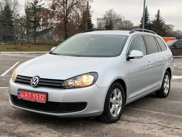 Volkswagen Golf - фото 4