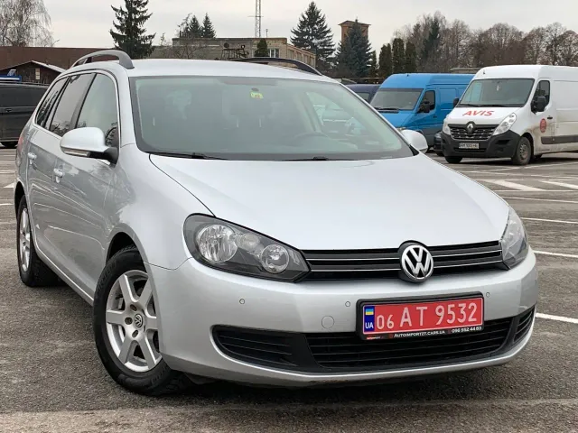 Volkswagen Golf - фото 1