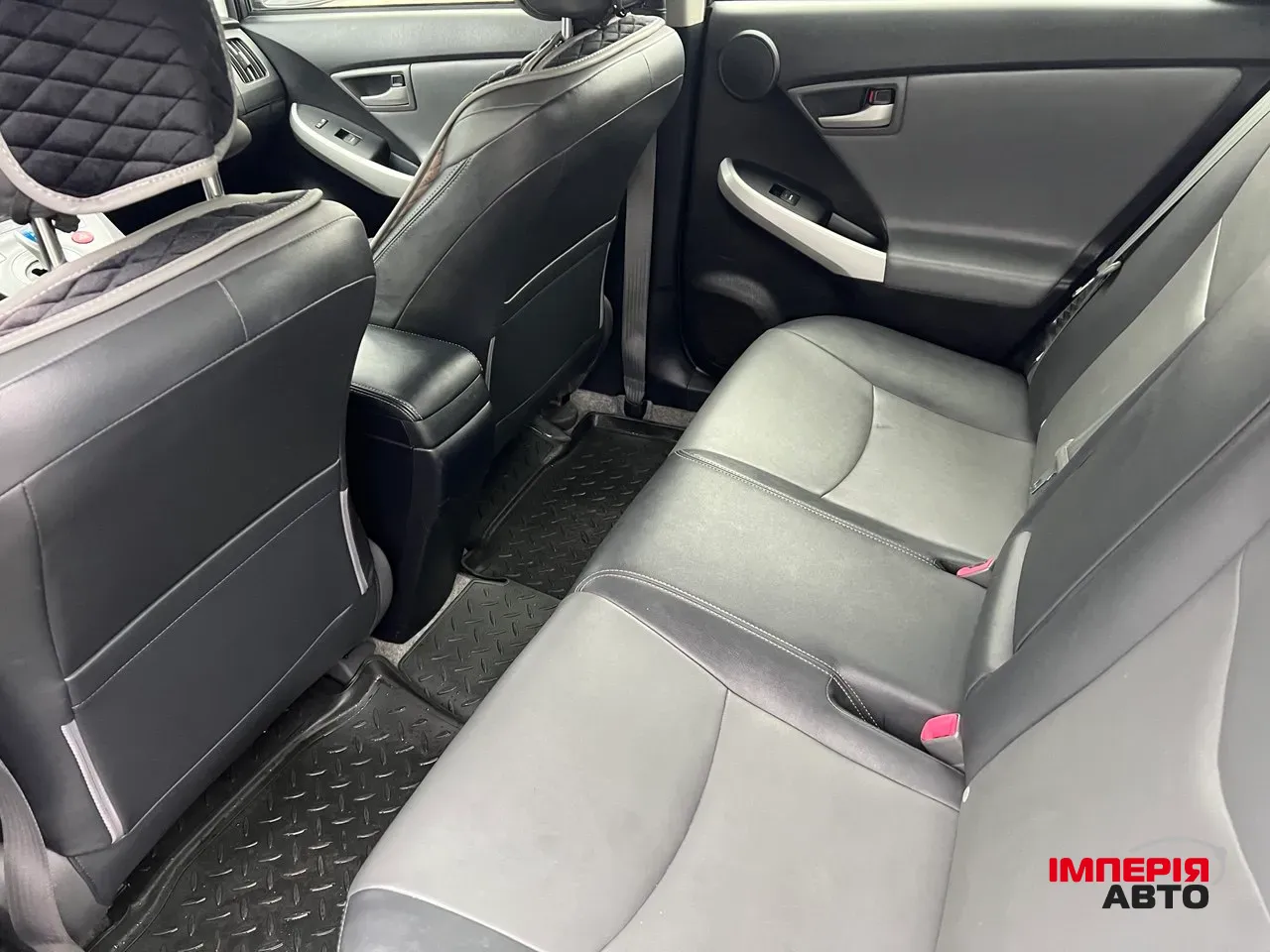 Toyota Prius - фото 9