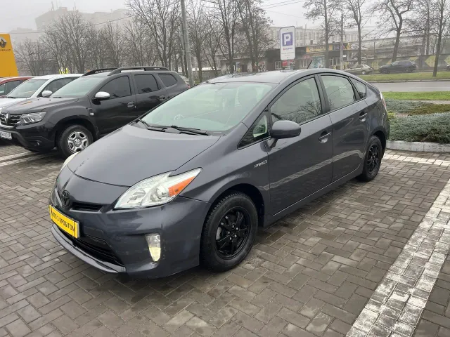 Toyota Prius - фото 3