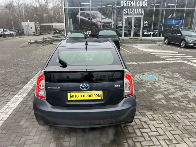Toyota Prius - фото 2
