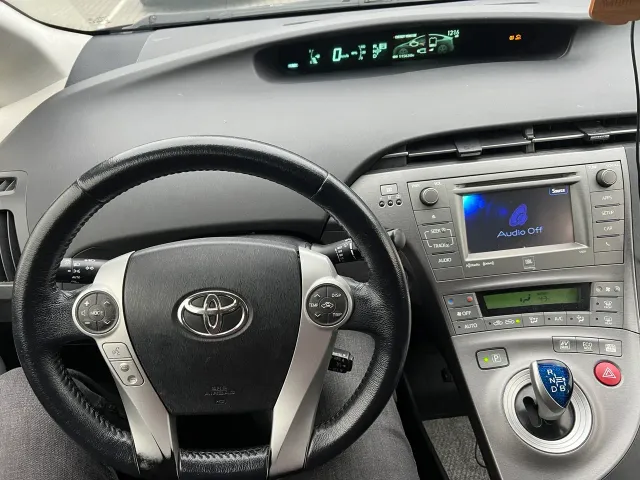Toyota Prius - фото 5