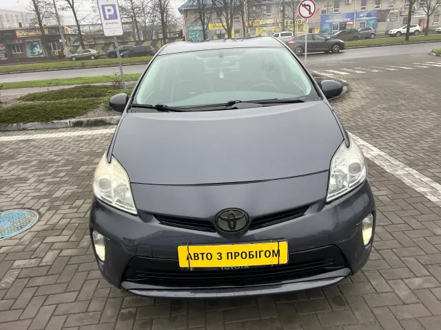 Toyota Prius - фото 1