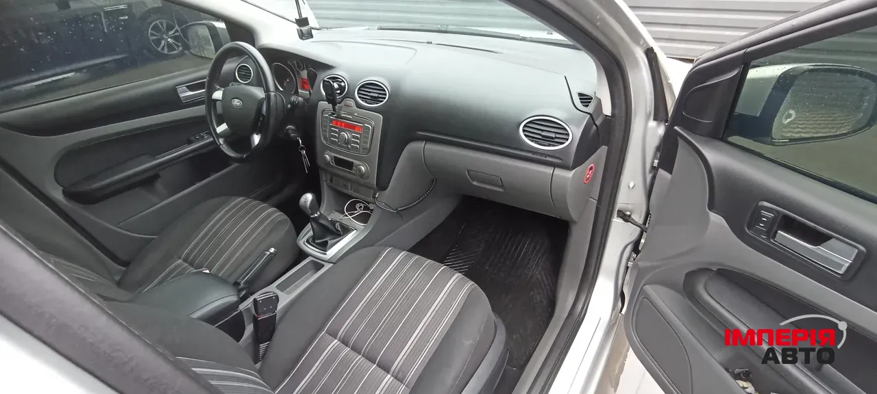 Ford Focus - фото 4