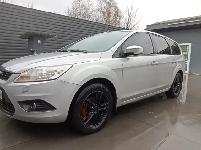 Ford Focus - фото 1