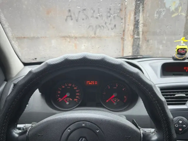 Renault Megane - фото 4