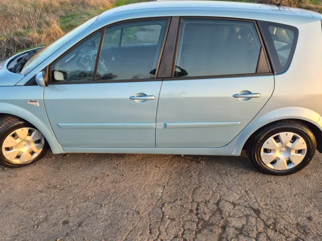 Renault Scenic - фото 3
