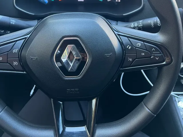 Renault ZOE - фото 3