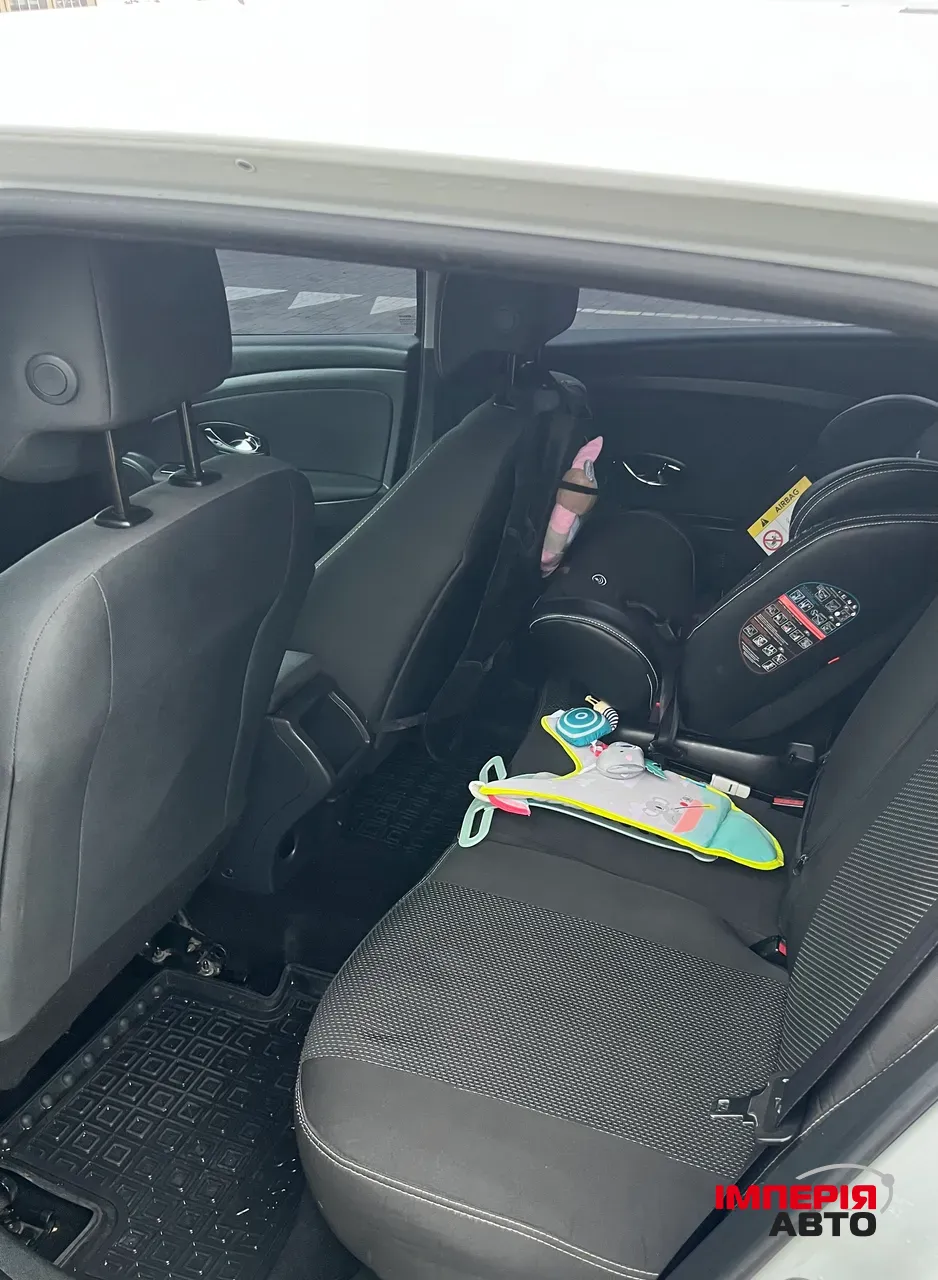 Renault Megane - фото 10