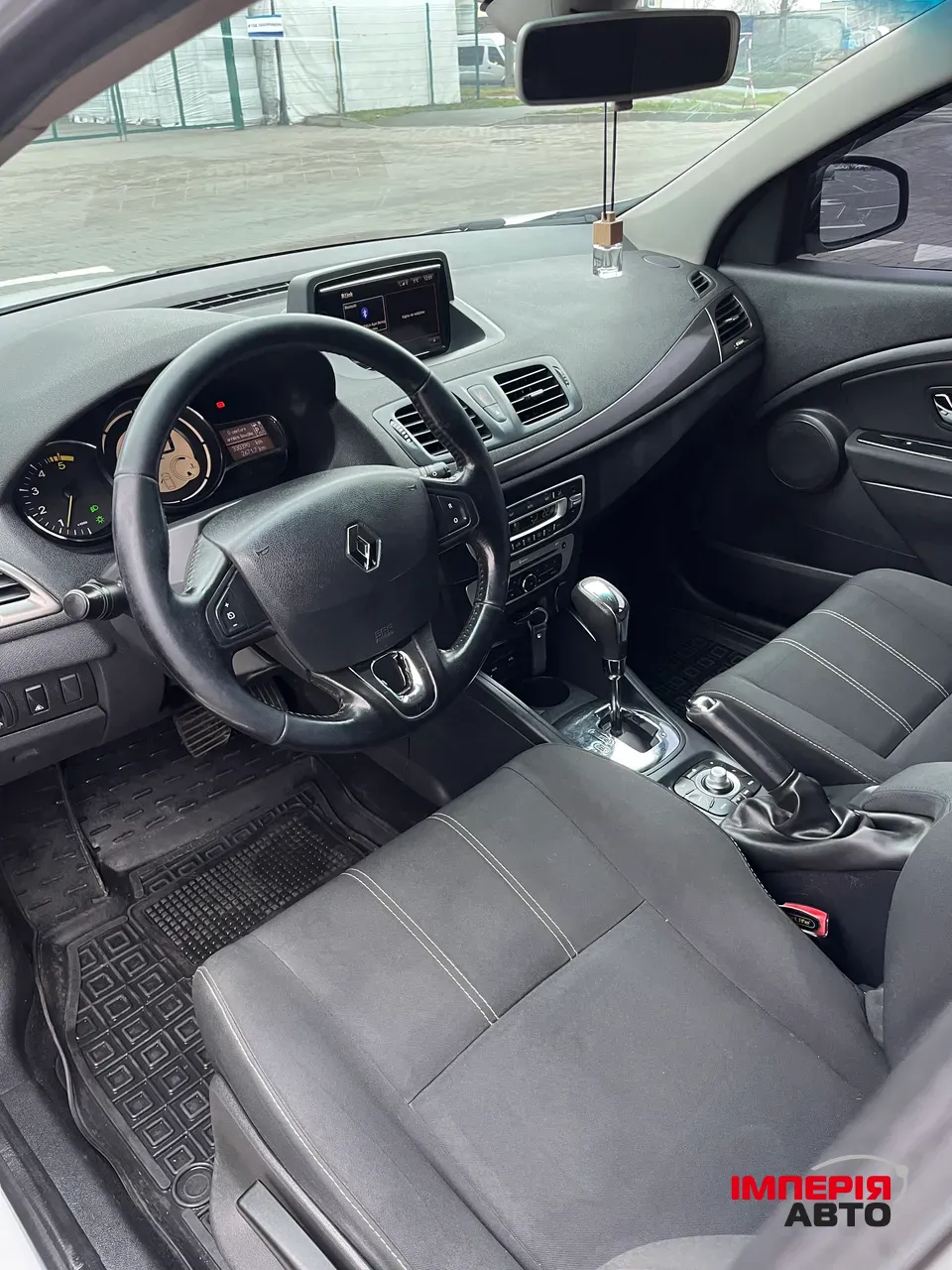 Renault Megane - фото 11