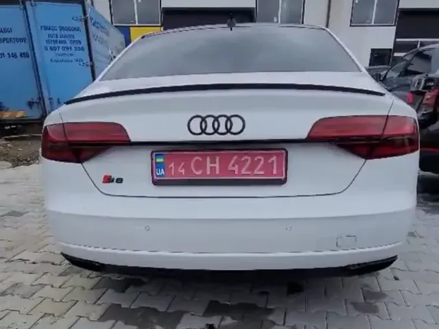 Audi A8 - фото 4